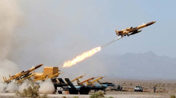 ইরানের ক্ষেপণাস্ত্র হামলায় কেঁপে উঠল ইসরাইল