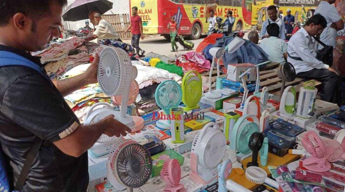 গরমের আগেই ফ্যানের বাজারে দামের ঝড়
