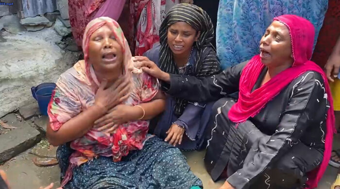 পাবনায় দাদি-নাতনির মরদেহ উদ্ধার, রহস্যময় হত্যাকাণ্ড