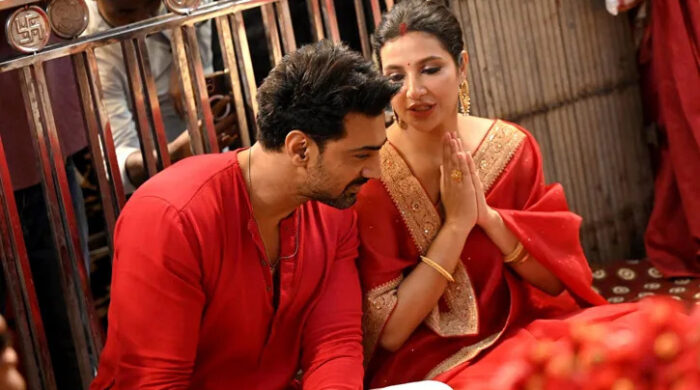 দেব-শুভশ্রীর ফের দেখা, কব্জিতে দামী ফ্রাঙ্ক মুলার