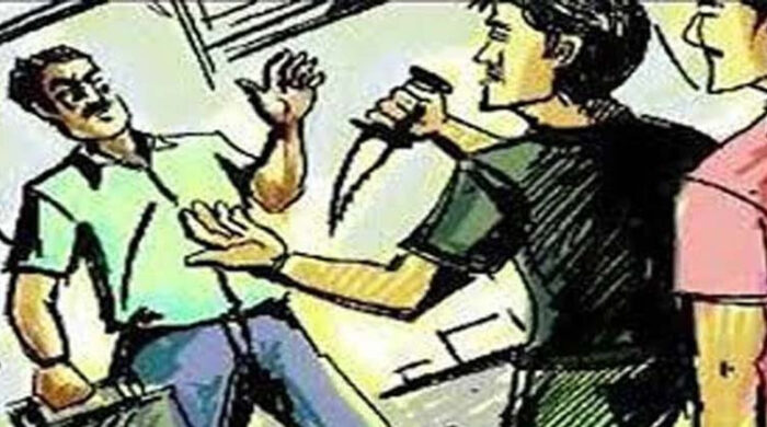 শ্যামপুরে ট্রান্সপোর্ট কর্মচারীকে কুপিয়ে ছিনতাই