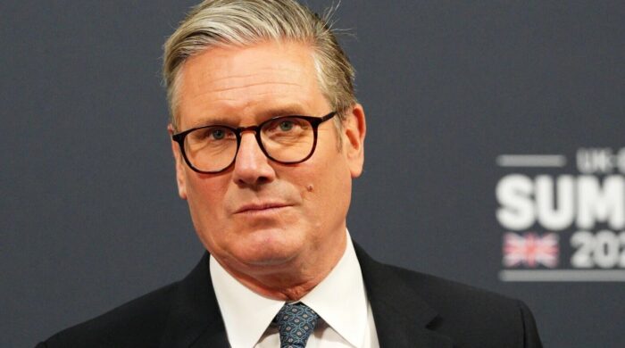 এপস্টেইন কেলেঙ্কারিতে স্টারমারের নেতৃত্ব প্রশ্নবিদ্ধ