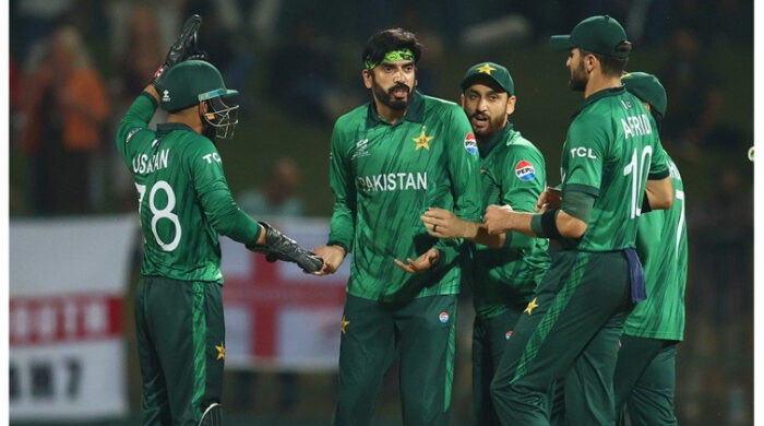 পাকিস্তানের সেমিফাইনাল আশা টিকে