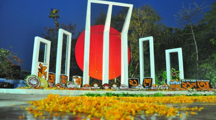 শহীদ মিনার প্রস্তুতি একুশে