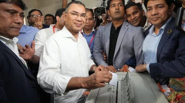 সপরিবারে ভোট দিলেন তারেক রহমান