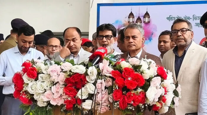 তেলের দাম বাড়বে না: রেলমন্ত্রী