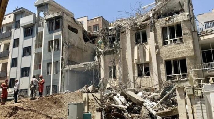 ইরানে আবাসিক এলাকায় যুক্তরাষ্ট্র-ইসরাইলের বিমান হামলায় নিহত ৬