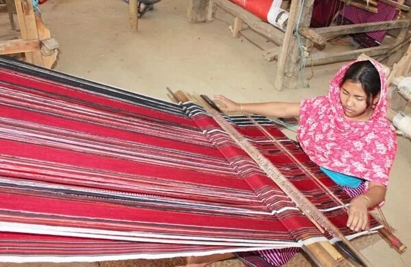 ঈদে মনিপুরী তাঁতের চাহিদা বৃদ্ধি