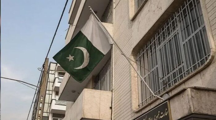 ইরানে পাকিস্তানি দূতাবাসের কাছে বিস্ফোরণ