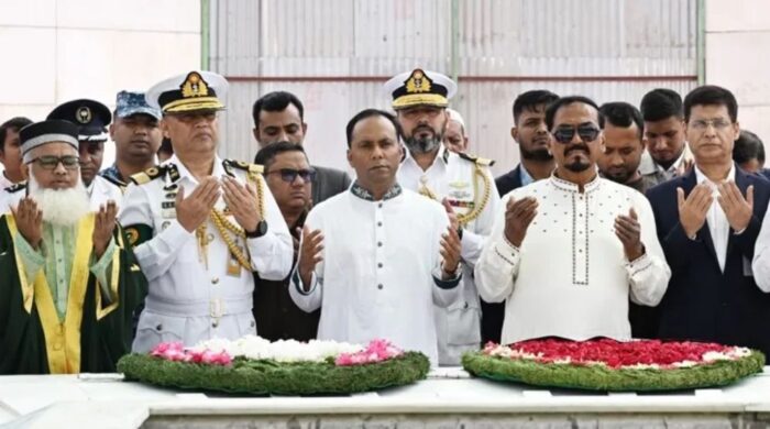 জিয়া খালেদা সমাধিতে স্পিকারের শ্রদ্ধা