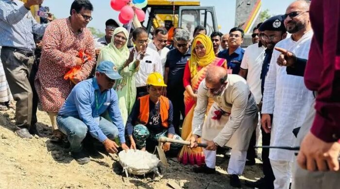 পাবনায় খাল খনন কর্মসূচির উদ্বোধন করলেন প্রতিমন্ত্রী পুতুল