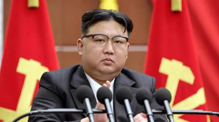 কিম জং উনের নেতৃত্বে নতুন নৌজাহাজে ক্ষেপণাস্ত্র উৎক্ষেপণ