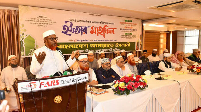 আদালতের ওপর চাপ দিয়ে গণভোটকে অবৈধ ঘোষণা চেষ্টা