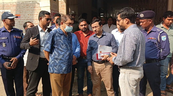 নরসিংদীর স্বাস্থ্য কমপ্লেক্সে অর্ধেক চিকিৎসক অনুপস্থিত