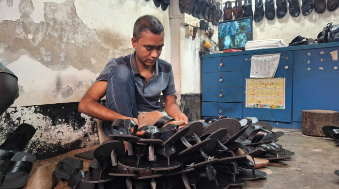ঈদ উপলক্ষে ব্যস্ত রংপুরের স্যান্ডেল কারখানাগুলো