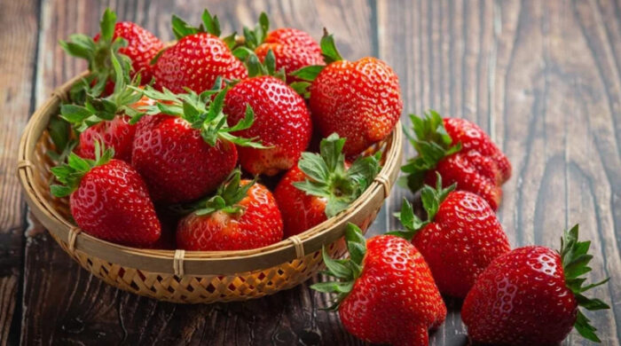 ইফতারে স্ট্রবেরি খাওয়ার ৬ স্বাস্থ্য উপকারিতা