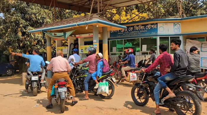 তেল সীমায় বিপাকে রাইড শেয়ার চালকরা