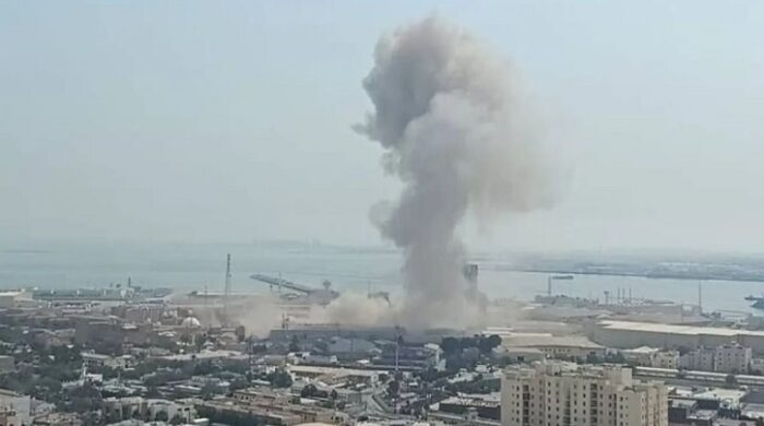 তেহরানের মেহেরবাদে ভয়াবহ বিস্ফোরণ, জ্বলছে উড়োজাহাজ