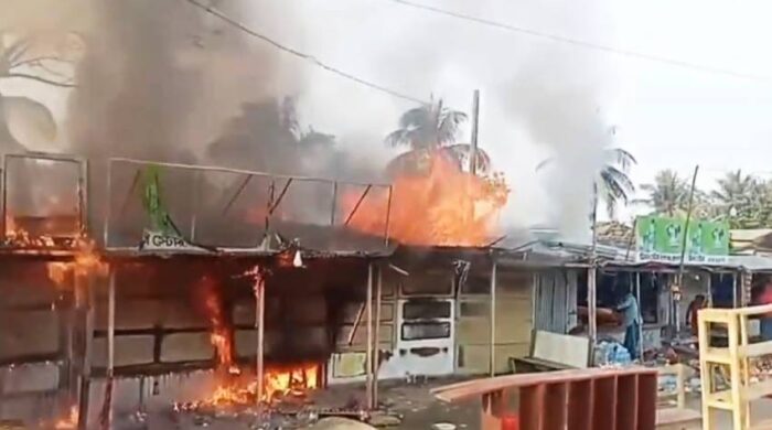 কচুয়ায় অগ্নিকাণ্ডে ৮ দোকান ভস্মীভূত
