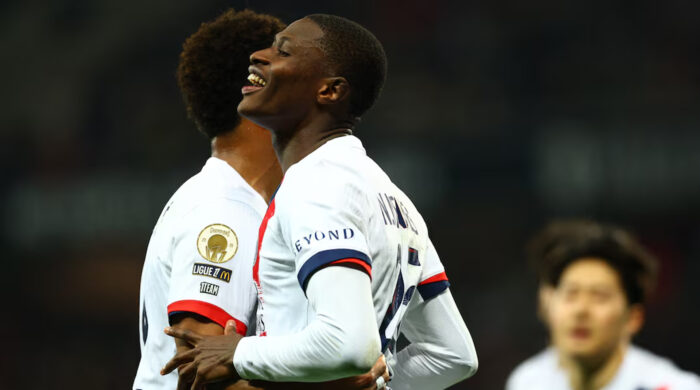 শীর্ষে ফিরলো পিএসজি