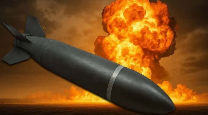 ৯০০ কেজি বাঙ্কার বাস্টার বোমা ফেলল যুক্তরাষ্ট্র