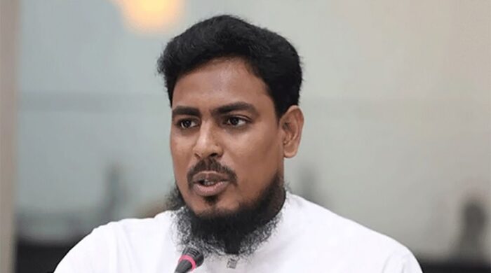 প্রধানমন্ত্রীর সমালোচনা