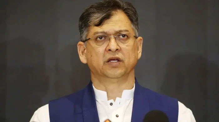 দায়িত্বে স্বরাষ্ট্রমন্ত্রী