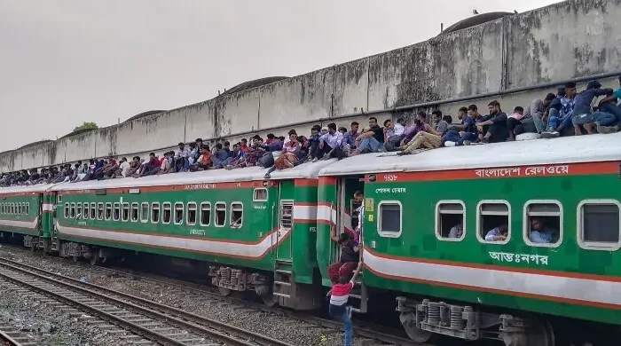 ঈদযাত্রায় তিন পথে ভিড়