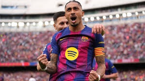 রাফিনিয়ার হ্যাটট্রিকে বড় জয়