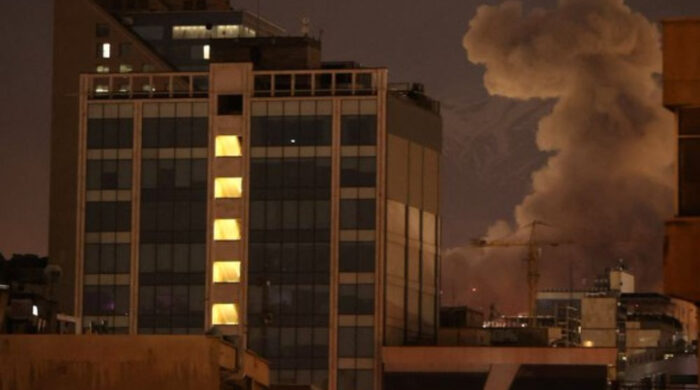 তেহরানের নিলুফার স্কয়ারে ইসরাইলি হামলায় নিহত ২০