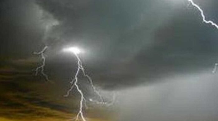 নওগাঁ বজ্রপাতে দুই কৃষকের মৃত্যু