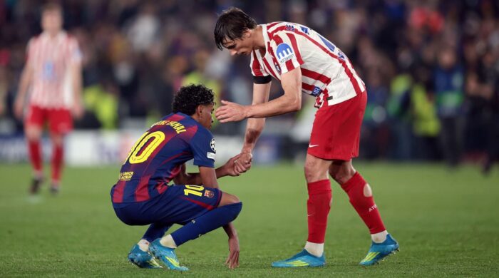 অ্যাতলেটিকো ক্যাম্প ন্যু জয়—বার্সার ১০ জনে ২‑০ পরাজয়