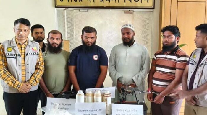রাজধানীতে অস্ত্র ও ড্রোনসহ উগ্রবাদী সংগঠনের ৪ সদস্য গ্রেফতার