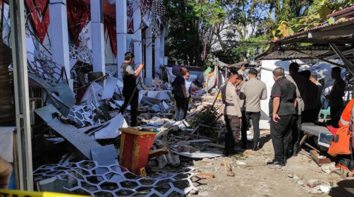 ইন্দোনেশিয়া ৭.৪ মাত্রার ভূমিকম্প