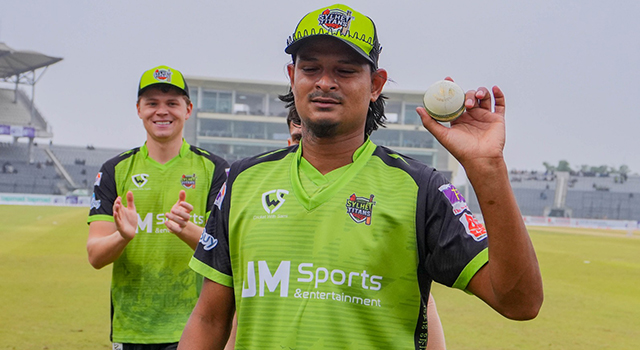 সিলেট টাইটান্সের হয়ে খেলেছেন জাতীয় দলের স্পিনার নাসুম