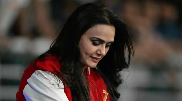 নারী ট্রফি মন্তব্য বিতর্ক