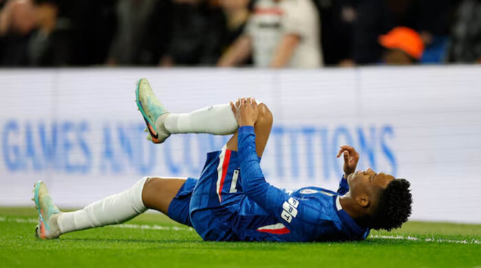 মিডফিল্ডার আরদা গিলের ও ডিফেন্ডার এডার মিলিতাও।