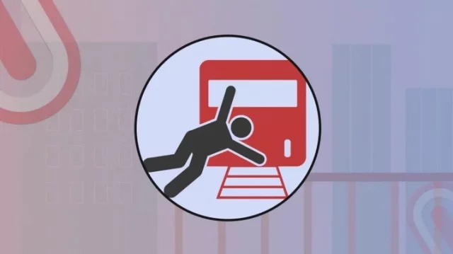 মোবাইলে কথা বলায় ট্রেনে কাটা পড়ে ব্যবসায়ী নিহত