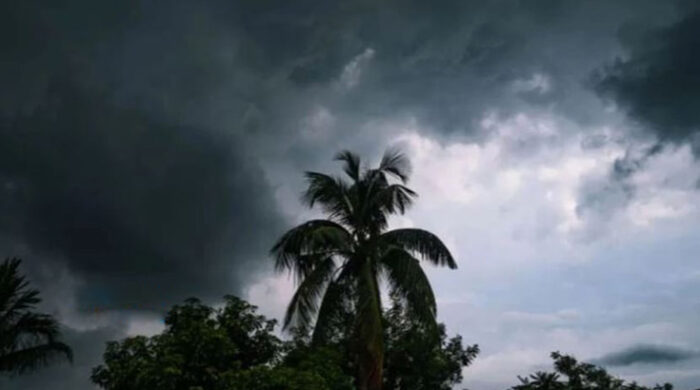 ১২ জেলায় শক্তিশালী ঝড়ের পূর্বাভাস