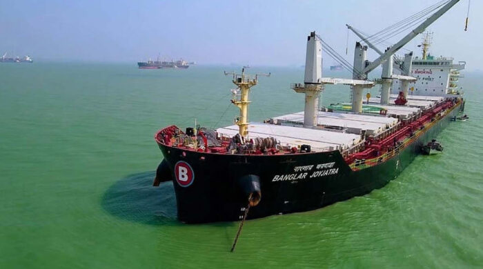 ৪৭ দিন পর হরমুজ পেরোল যাত্রীহীন প্রমোদতরী