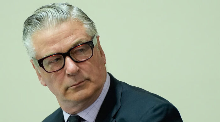 আবার আদালতে বল্ডউইন, ‘রাস্ট’ ইস্যুতে নতুন মামলা