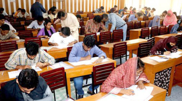 ভর্তি পরীক্ষায় অংশ নিয়েছে ৮২ শতাংশ শিক্ষার্থী