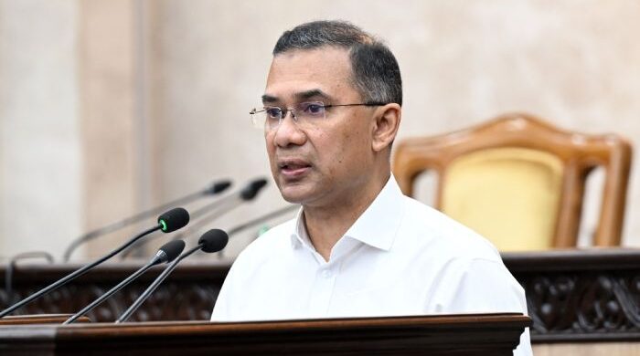 বিনিয়োগ ও শিল্পে চ্যালেঞ্জ, প্রধানমন্ত্রীর বৈঠক