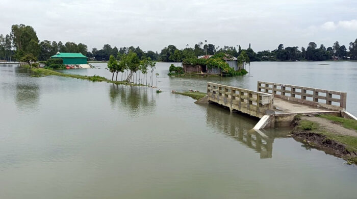 ৪ নদীর পানি বিপৎসীমার ‍ওপরে