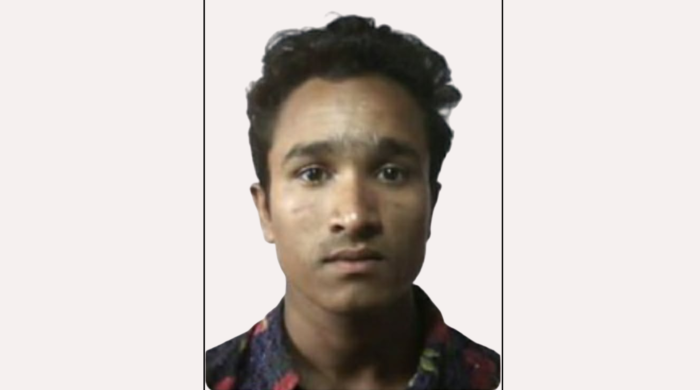 গাজীপুরের কাপাসিয়ায় স্ত্রী, সন্তানসহ পাঁচজনকে গলা কেটে হত্যার প্রধান অভিযুক্ত ফোরকান মিয়ার লাশ উদ্ধারের খবর পাওয়া গেছে।
