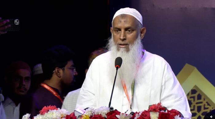 ধর্মমন্ত্রী কাজী শাহ মোফাজ্জল হোসাইন কায়কোবাদ।