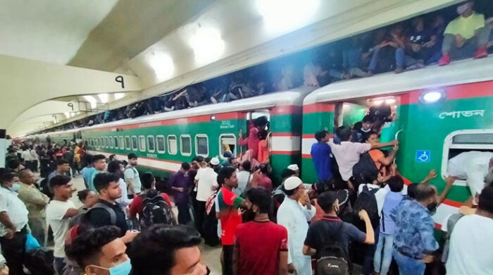 ছাদে ভ্রমণ ঠেকাতে ৩ স্তরের নিরাপত্তা
