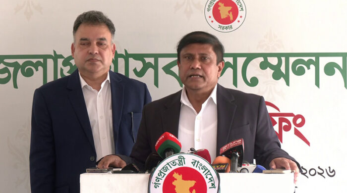 সশস্ত্র বাহিনীকে জনমুখী করার নির্দেশ