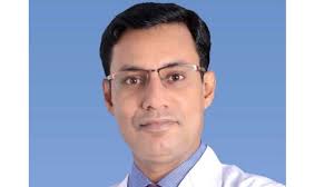 স্কোলিওসিস গবেষণায় বিশ্বসেরা ফেলোশিপে ডা. জুনায়েদ