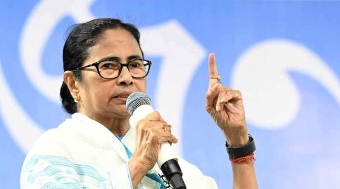 মমতার অভিযোগ খারিজ করল নির্বাচন কমিশন